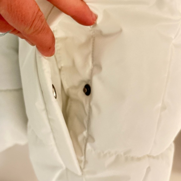 ZYIA Aspen Puffer Jacket w/ removable hood - Picture 6 of 11